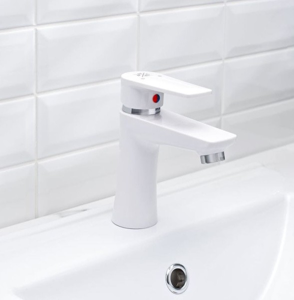 Смеситель для умывальника из высокопрочного пластика белый РМС PL6-001F Смеситель для умывальника из высокопрочного пластика белый РМС PL6-001F