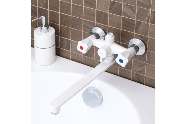 Смеситель для ванны с длинным изливом РМС PL4-140P белый Смеситель для ванны с длинным изливом РМС PL4-140P белый